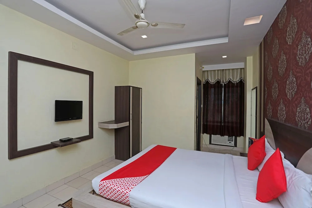OYO 29689 Hotel Pramod