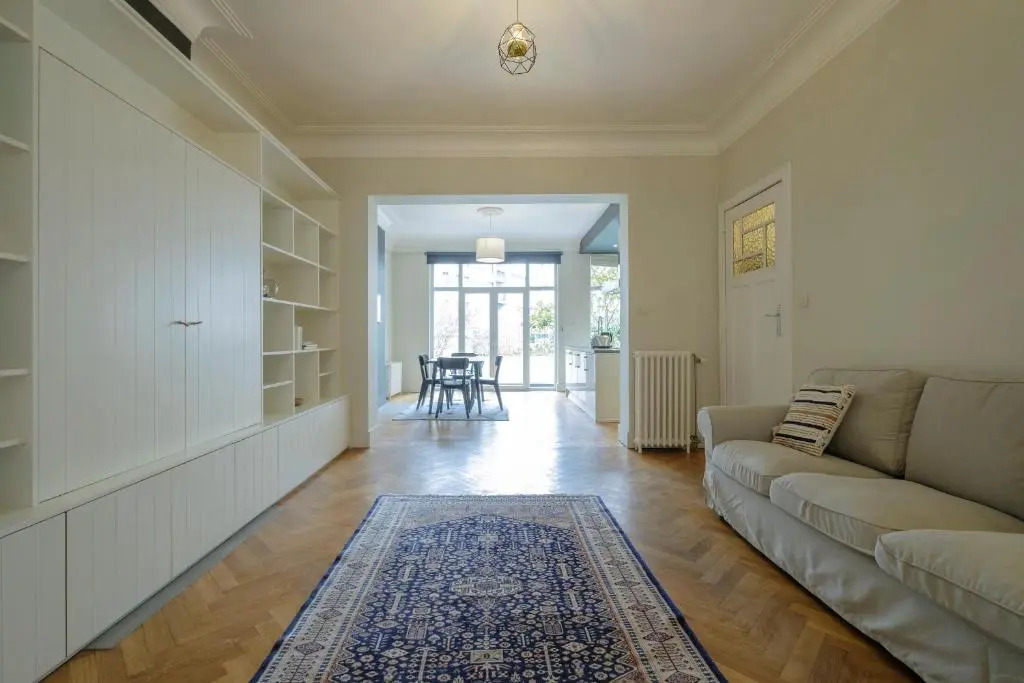 Bright 1 bedroom flat near European Institutions