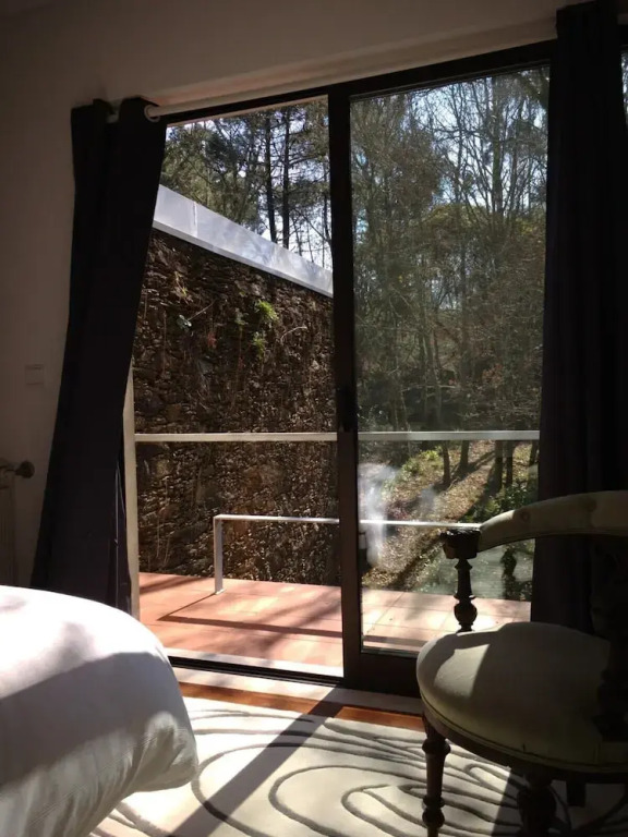 Liiiving in Caminha Oak Tree Chill House