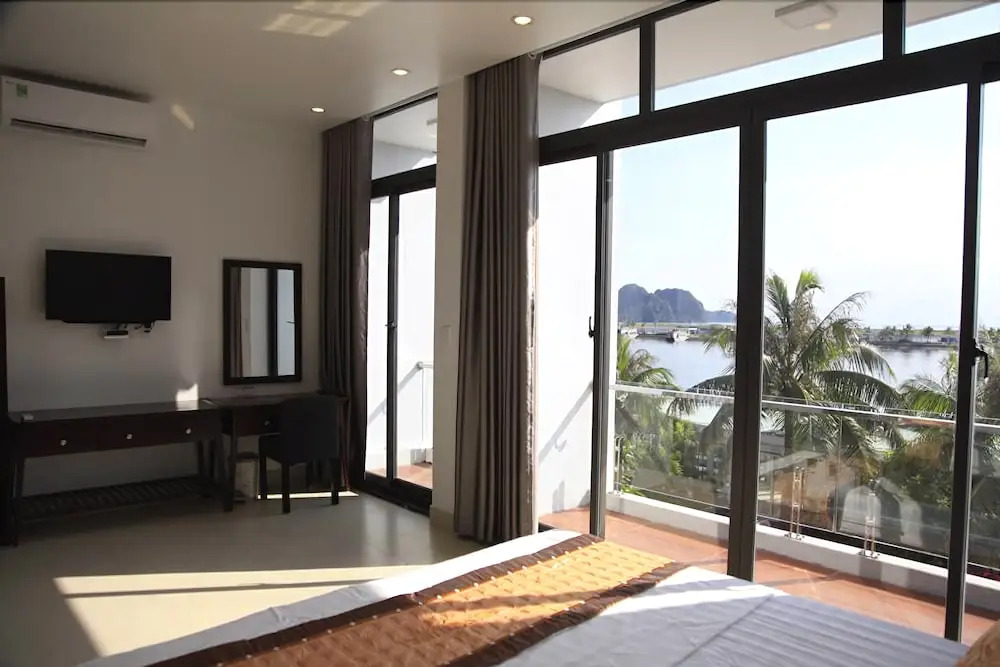 Sunshine Hotel