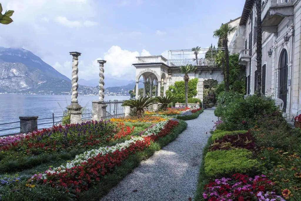 Casa di Mezzo "Historic centre of VARENNA" Lake Como