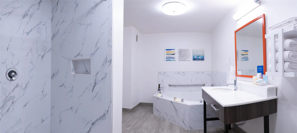 Hampton Inn & Suites Seal Beach