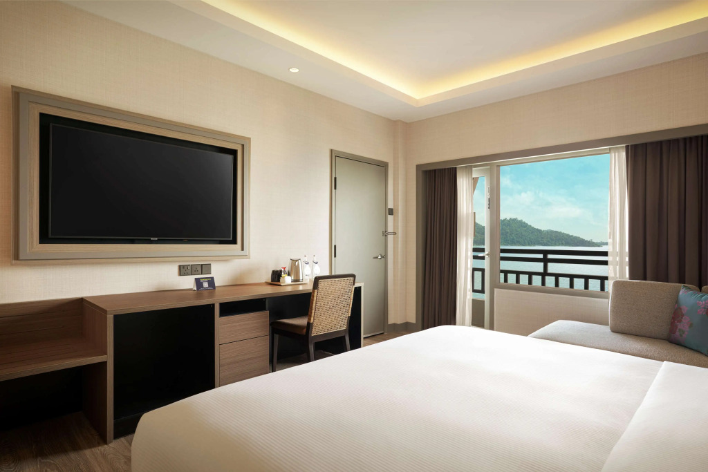DoubleTree by Hilton Damai Laut