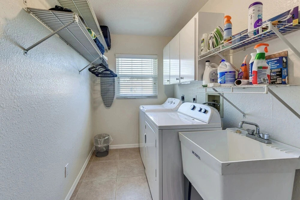 3 Mi to Beach! Englewood Family Gem + Private Pool