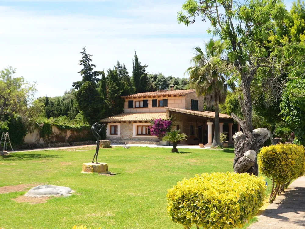 Sculptor's house