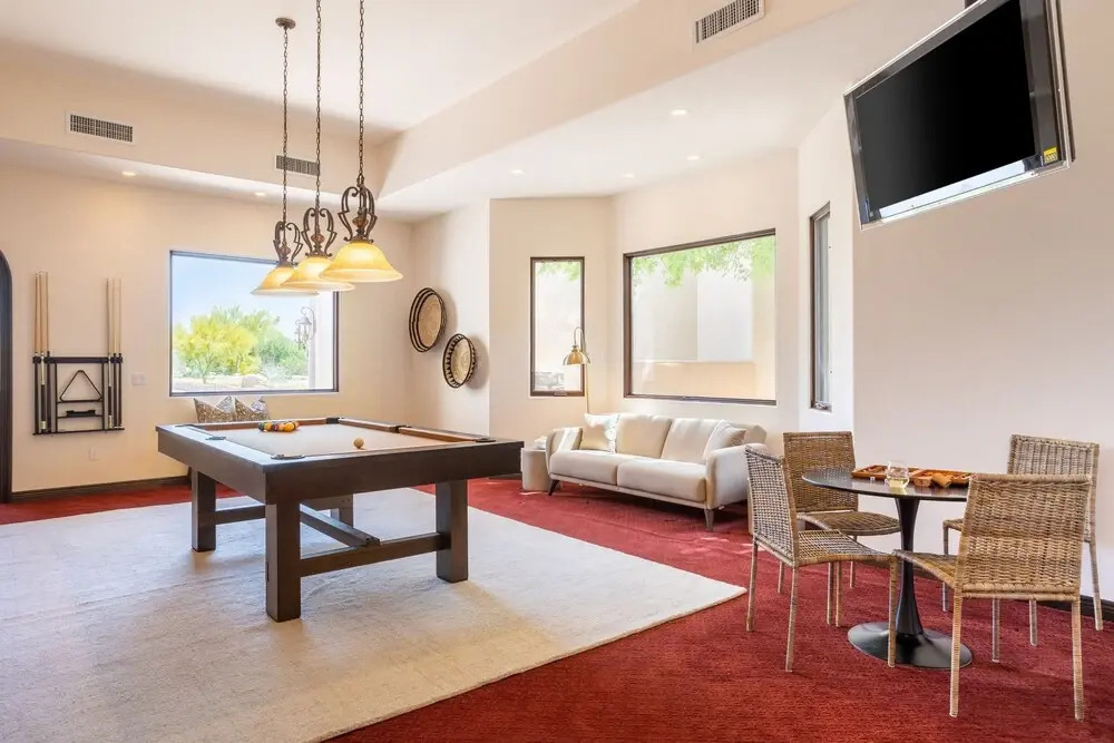 Bronco by AvantStay Incredible Views w Pool Hot Tub Outdoor Kitchen Game Room Movie Room