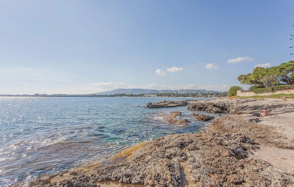 Amazing Home in Fontane Bianche With Wifi, 2 Bedrooms and Outdoor Swimming Pool