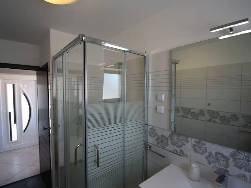 Beautiful Modern Apartment For Up To 5 Persons With Stunning Sea View
