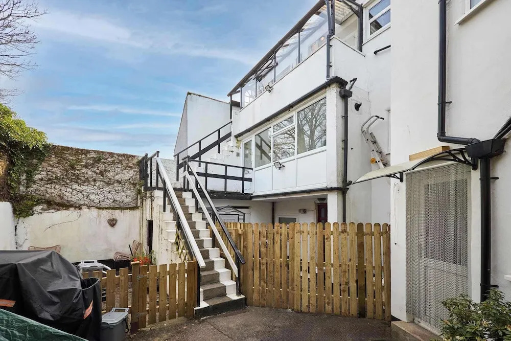 Host Stay Beachcomber Cottage Apartment