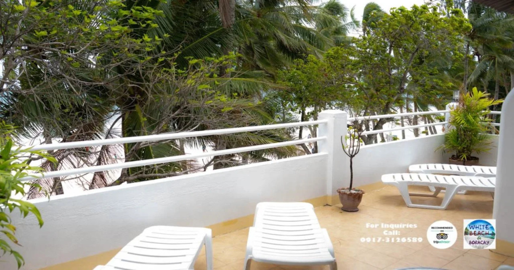 White House Beach Resort