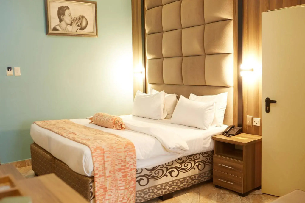 Coronia Hotel