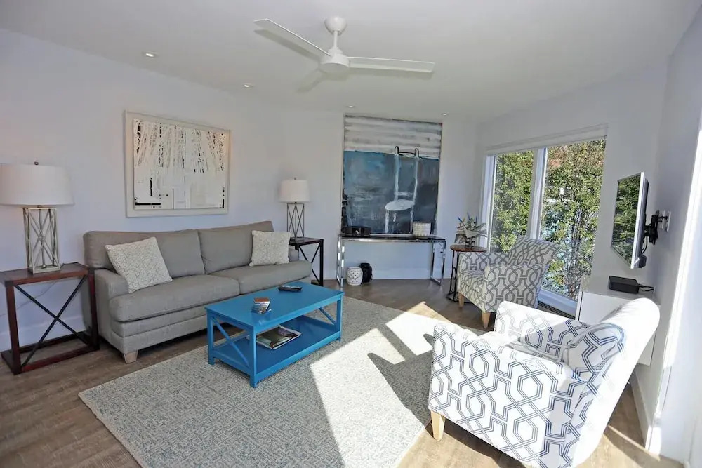 Mariners Court 224