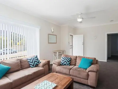 Sandy Shoal Shoal Bay Beach Cottage with aircon