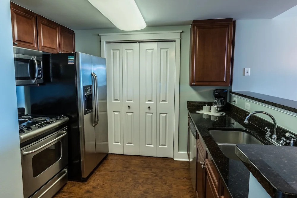 Waterscape B612 2 Bedroom Condo