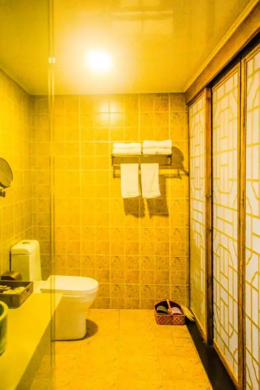 September Huizhou Inn