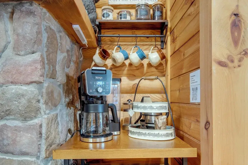 Pet-friendly Cabin w/ Loft: 5 Mi to Lake Lure!