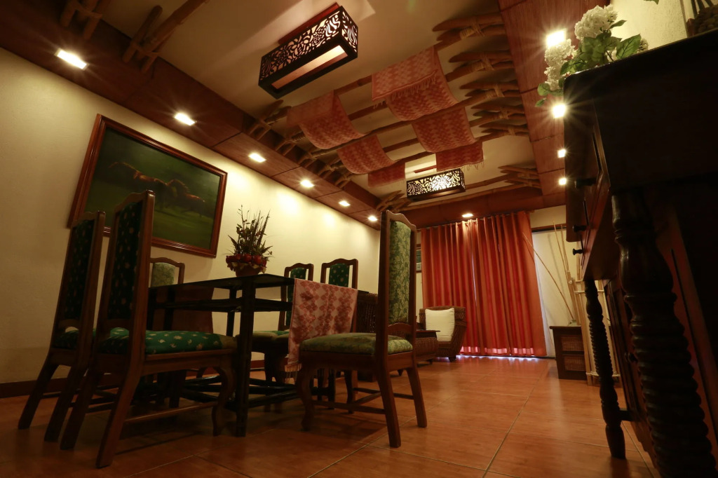 Java Hotel