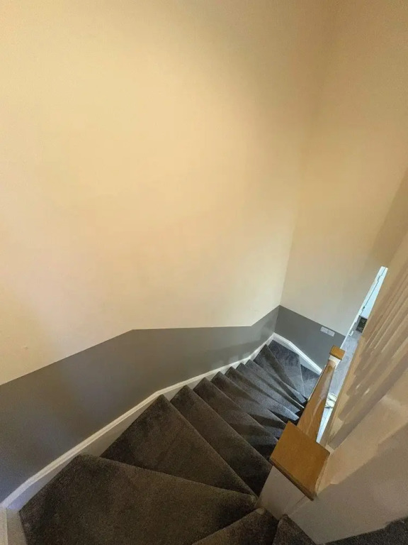 Spacious 3-bed House - Sleeps 8, Garden & Parking