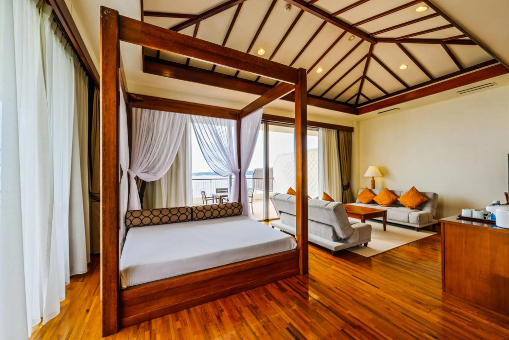 Kanucha Bay Hotels & Villas