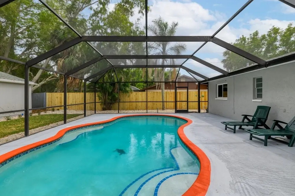 Lakes Sunny Paradise Newly Remodeled 3 Bedroom Home With Pool Fenced in Backyard 3 Home by Redawning