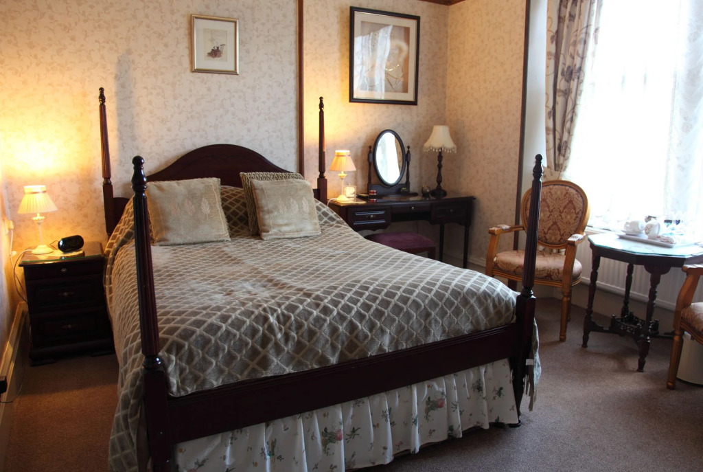 Kirkwood Guest House, free parking, electric car point