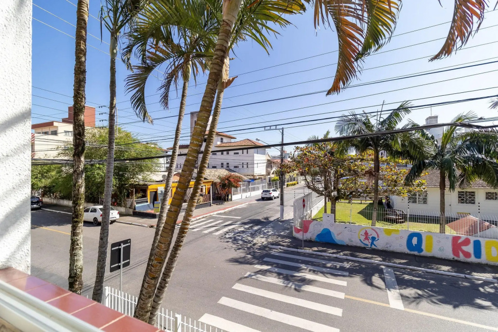 Apto a 6 minutos do mar em Canasvieiras-SC RBA201
