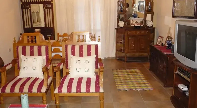 Dias House