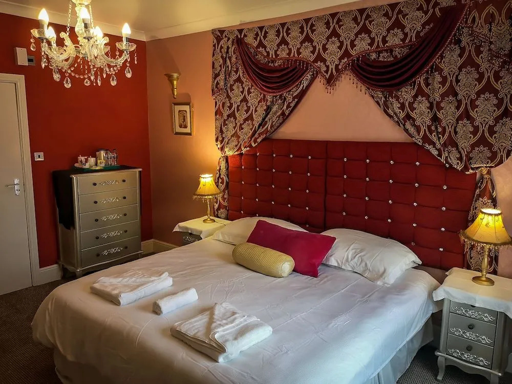 Hotel Rouge