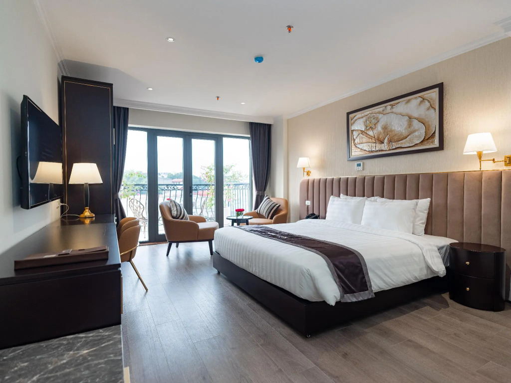 San Palace Hotel & Rooftop