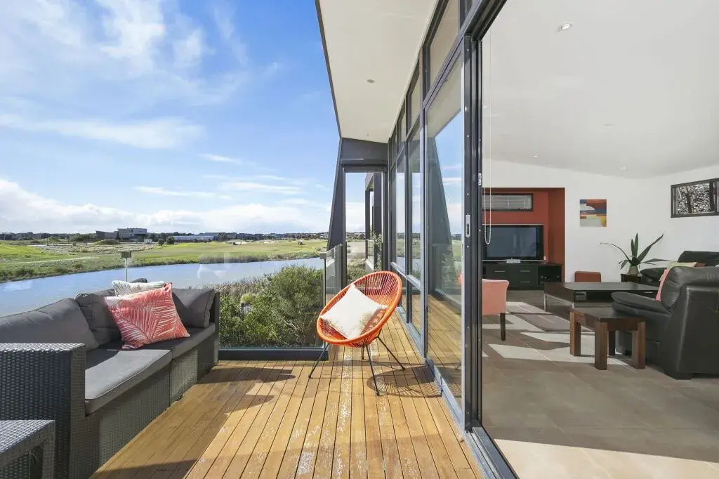 11 Glen Eagles Close