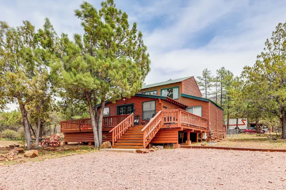 Private Hot Tub & Fire Pit: Pine Cabin Near Hiking