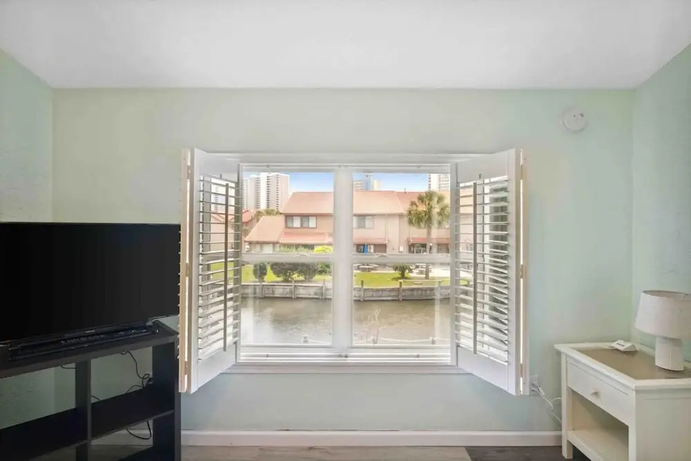 Spring Special Canal View Ocean Pool 0 Clean FEE