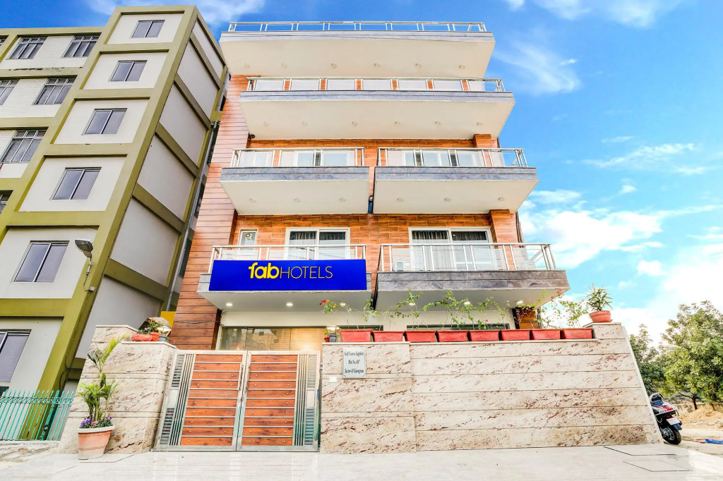 FabHotel Golf Inn