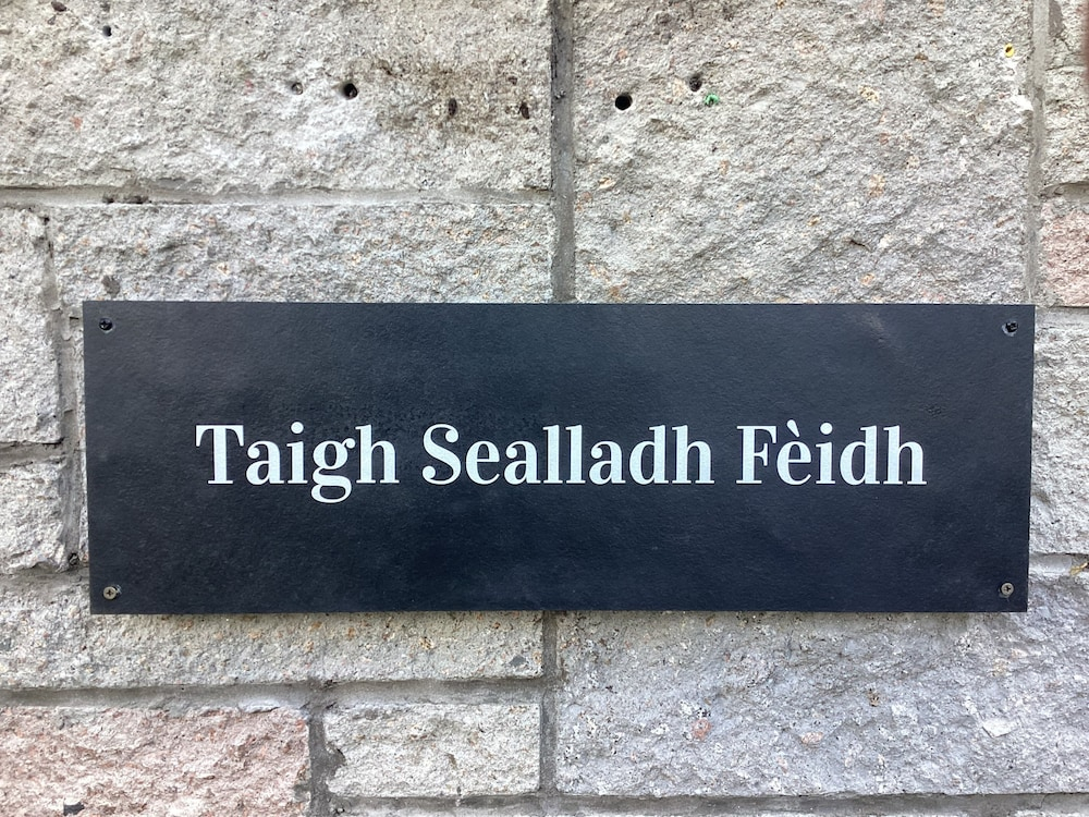 Taigh Sealladh Fèidh B&B