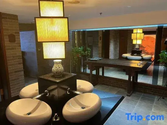 Yingkou International Hotel