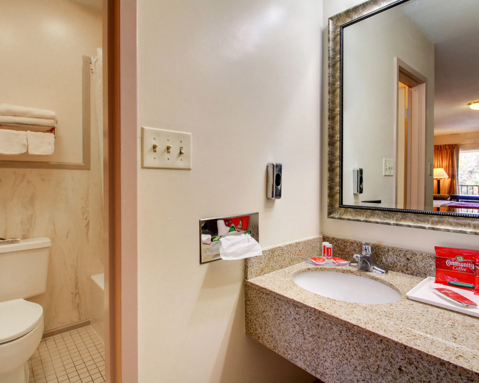 Twin Star Lodge