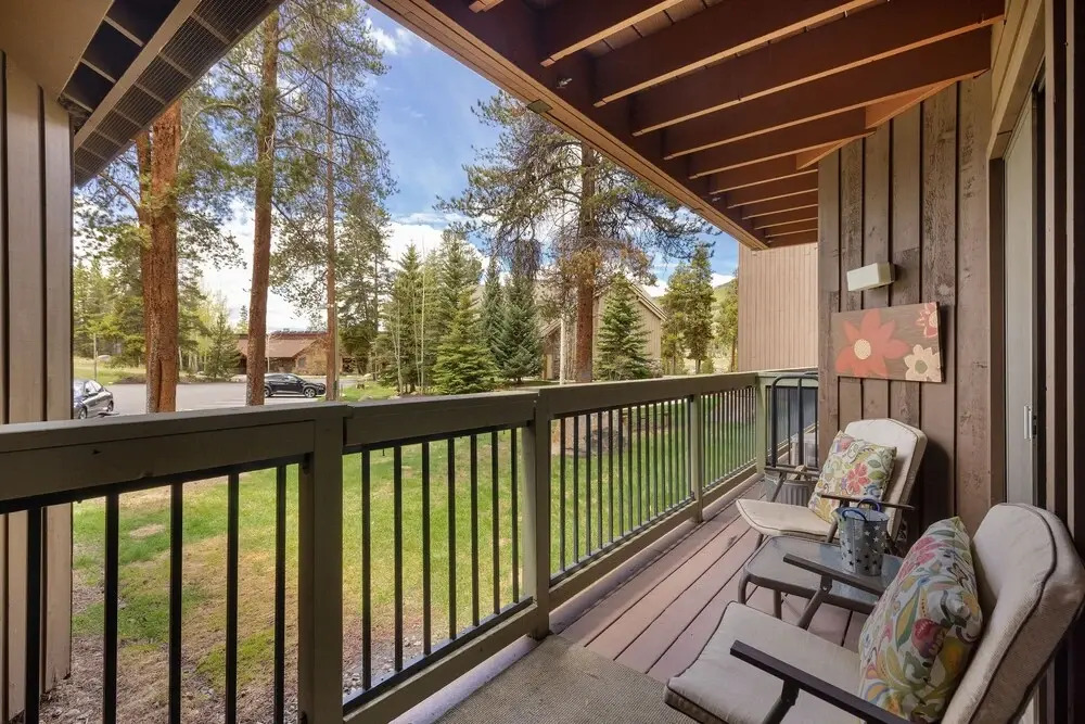 1095 Wild Irishman 2 Bedroom Condo by Redawning