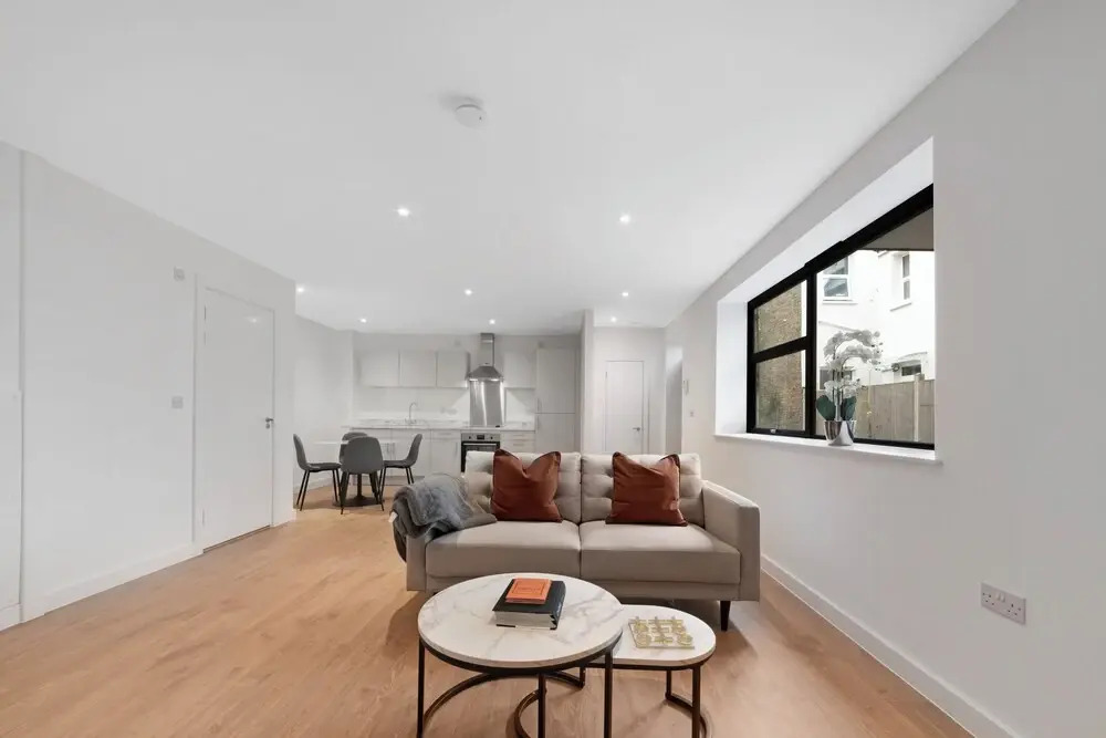 Guest Ready - Oak Crescent City House, London, E14