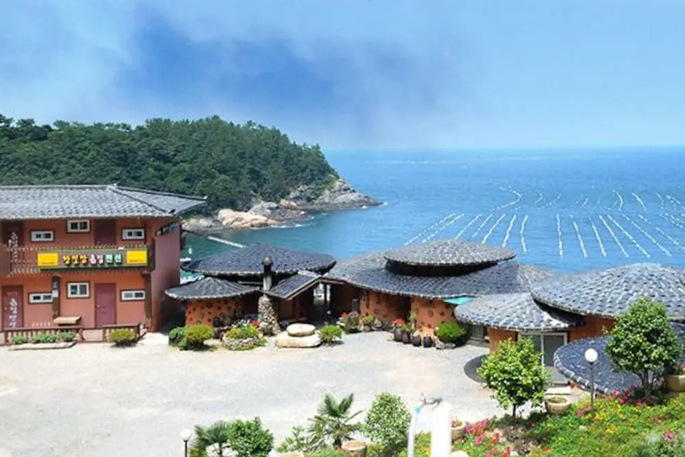 Yeosu Hyangilam Heukjip Pension