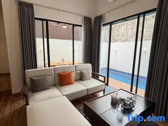 Kyzen Stay – Central Family Home w Pool & Loft Net