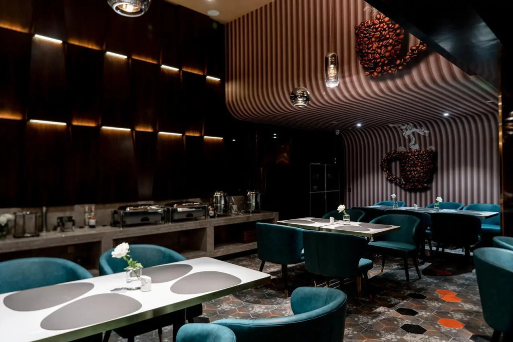 Tomeet Hotel