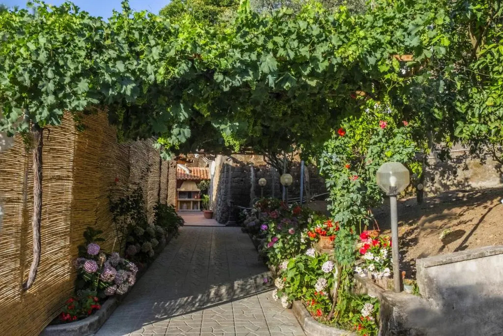 VILLA LA NATURA x6 WITH GARDEN AND FREE PRIVATE PARKING