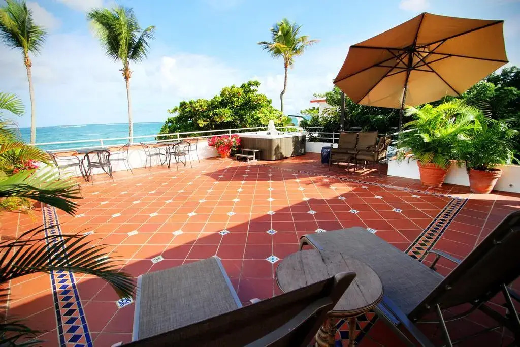 Tres Palmas Inn