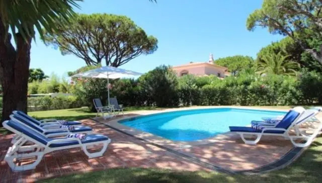 Villa Quadradinhos 38Q 4 Bedrooms Private Pool Short Walk To The Beach