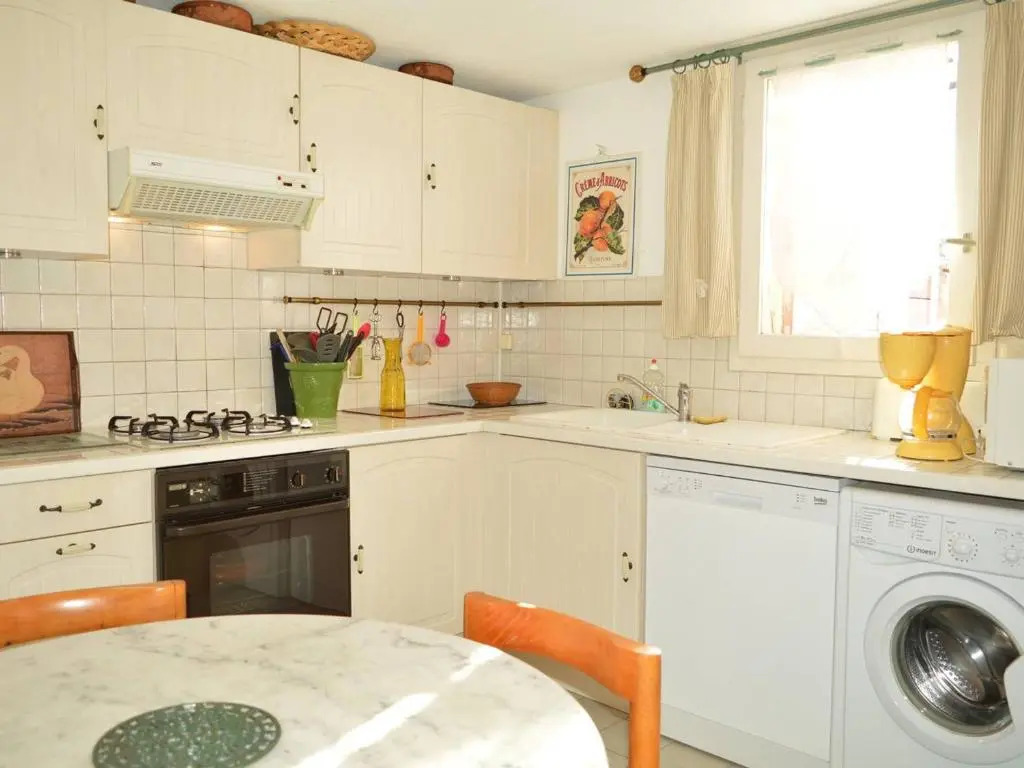 Maison avec Mezzanine: Confort, Terrasse & Proximité Plage à Argelès-sur-Mer - FR-1-225-42