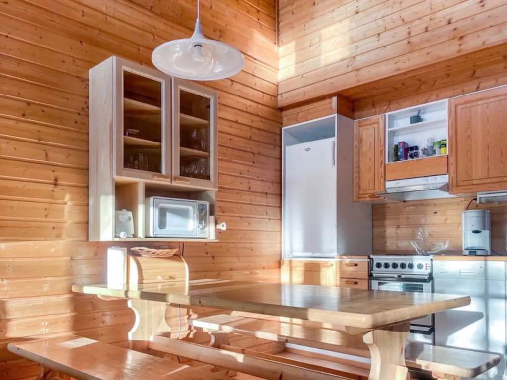 Ylläsrivit c 8 / villa änkyrä