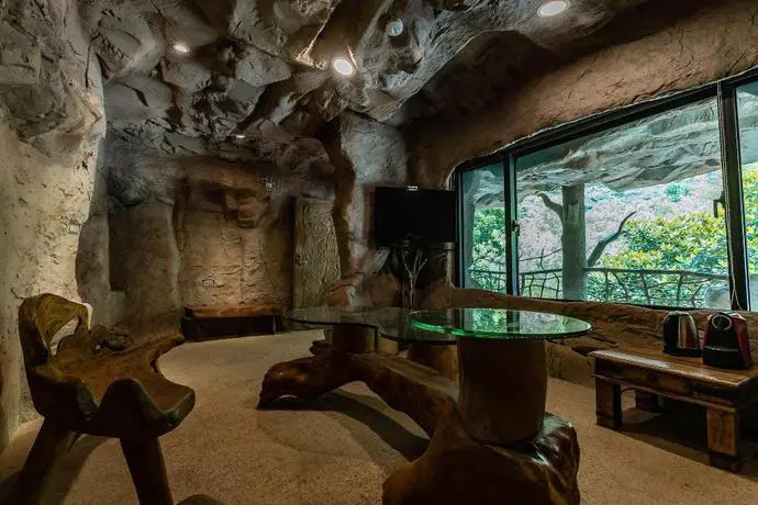 Yi Hey Golden Stronghold Resort