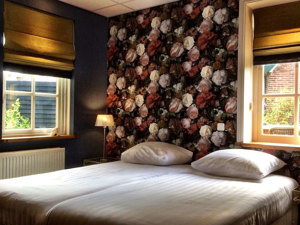 Hotel West Inn