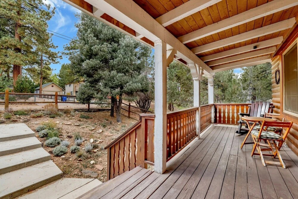 2242 - Happy Hour Inn 3 Bedroom Home by Redawning
