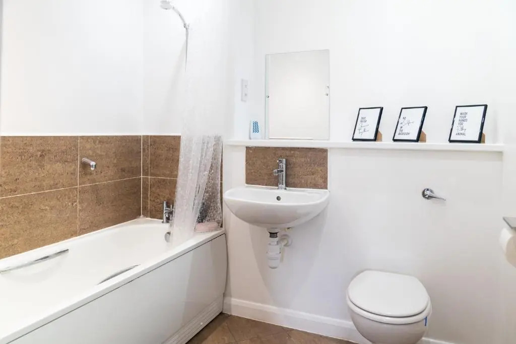 MAEVELA Apartments - Ultra Lavish Luxury 2 Bed Apartment City Centre - With BALCONY - FREE SECURE PARKING - PS4 & Smart TV's